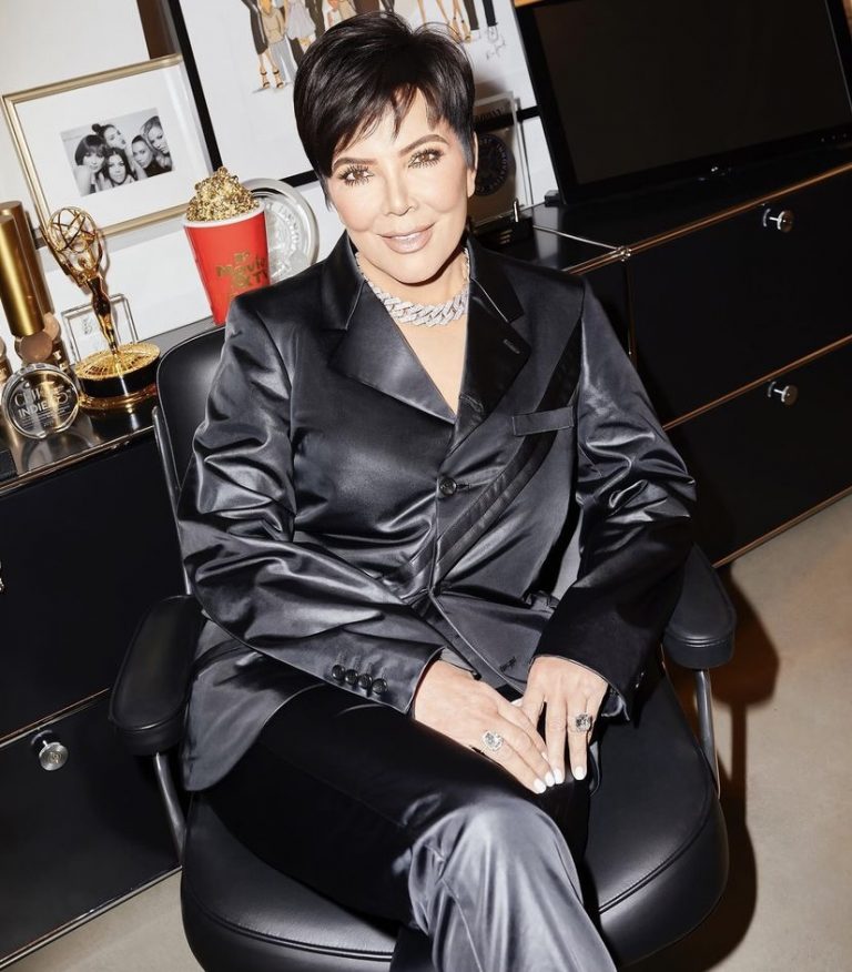 Get the look!- Kris Jenner!